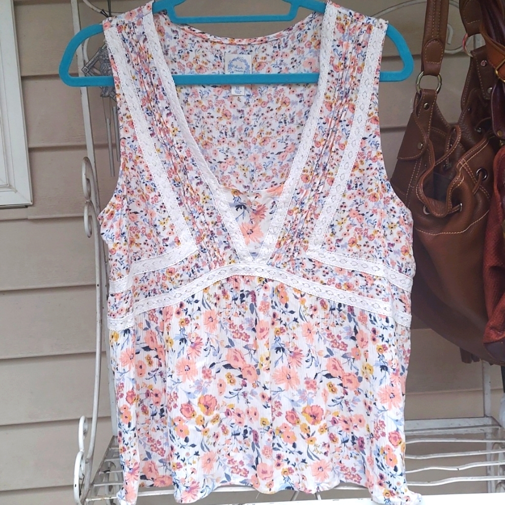 Francesca's Collection Blue Rain Floral Flowy Tank Lace trim Top Sz XL - Picture 1 of 5